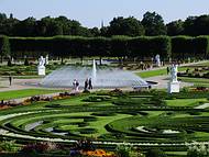 Großer Garten: Parterre mit Glockenfontäne, Fotograf: Hassan Mahramzadeh © Herrenhäuser Gärten